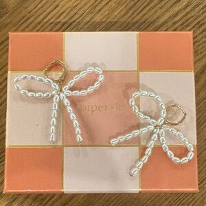 Piper-K Pearl Bow Earrings